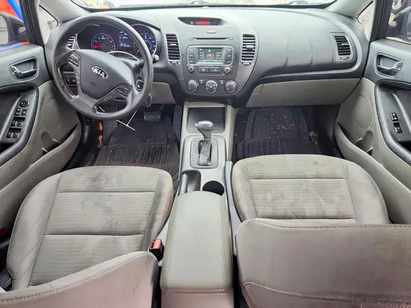 KNAFX4A66G5462640 2016 KIA FORTE - Image 8