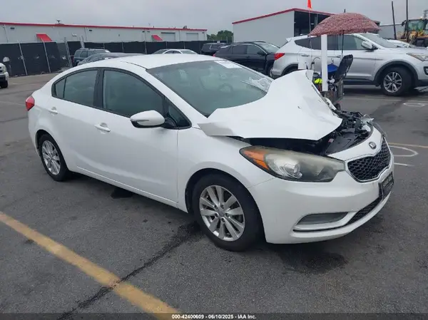 KNAFX4A66G5477915 2016 KIA FORTE - Image 1