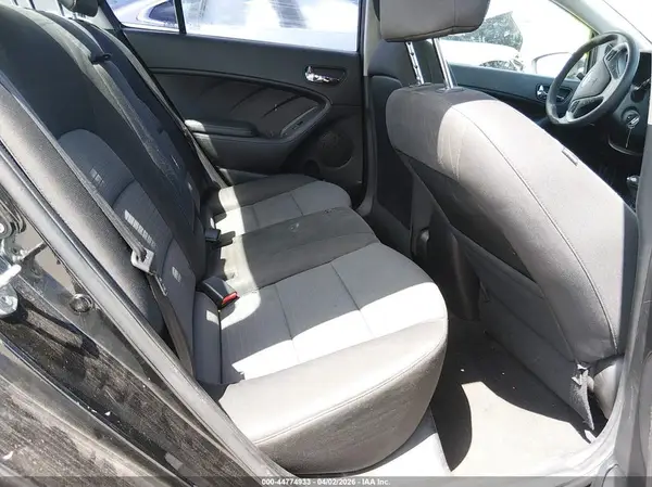 KNAFX4A66G5478627 2016 KIA FORTE - Image 8