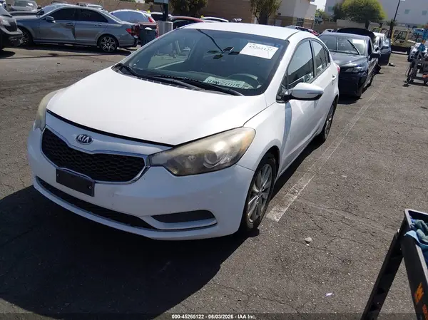 KNAFX4A66G5479857 2016 KIA FORTE - Image 2