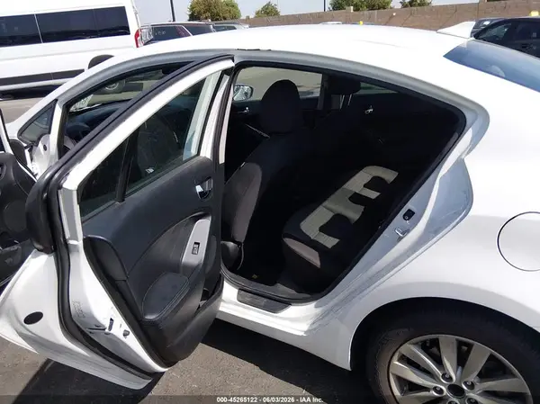KNAFX4A66G5479857 2016 KIA FORTE - Image 8