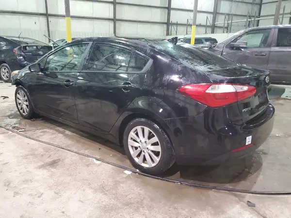 KNAFX4A66G5504272 2016 KIA FORTE - Image 2