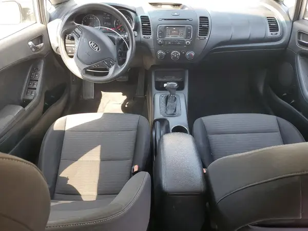 KNAFX4A66G5506121 2016 KIA FORTE - Image 8