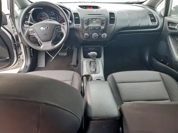 KNAFX4A66G5506250 2016 KIA FORTE - Image 8