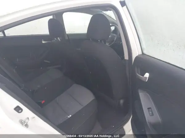 KNAFX4A66G5517958 2016 KIA FORTE - Image 8