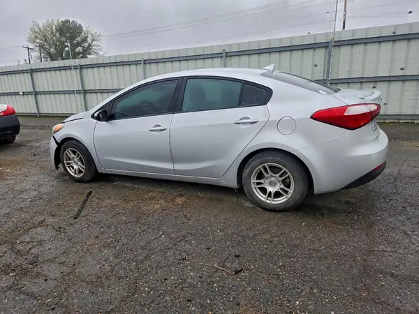 KNAFX4A66G5528071 2016 KIA FORTE - Image 2