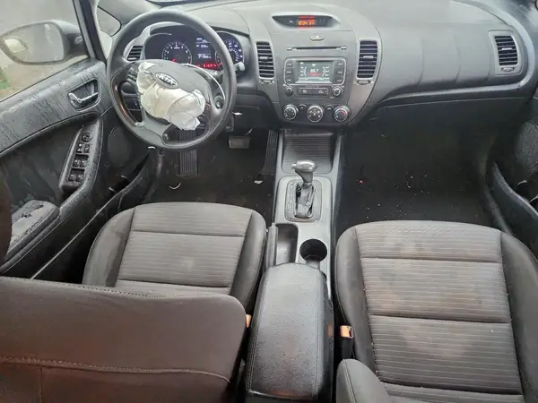 KNAFX4A66G5528071 2016 KIA FORTE - Image 8