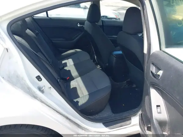KNAFX4A66G5532427 2016 KIA FORTE - Image 8