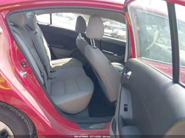 KNAFX4A66G5541614 2016 KIA FORTE - Image 8