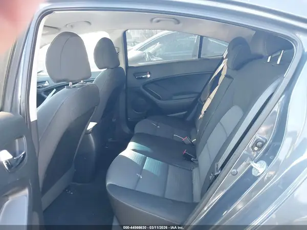 KNAFX4A66G5549115 2016 KIA FORTE - Image 8