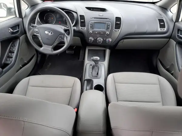 KNAFX4A66G5555173 2016 KIA FORTE - Image 8