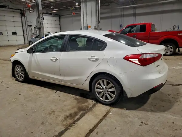 KNAFX4A66G5560390 2016 KIA FORTE - Image 2