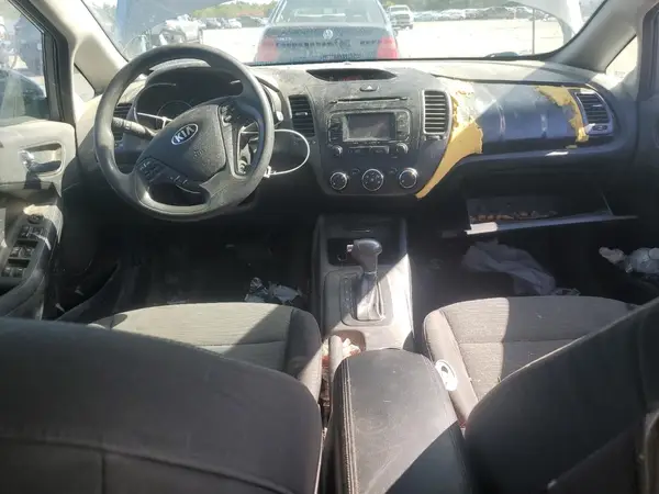 KNAFX4A66G5564861 2016 KIA FORTE - Image 8