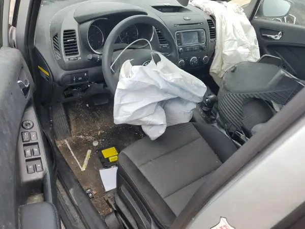 KNAFX4A66G5565055 2016 KIA FORTE - Image 8