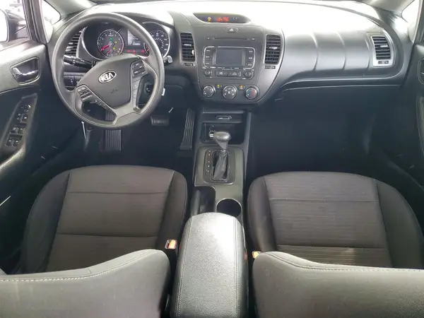 KNAFX4A66G5565072 2016 KIA FORTE - Image 8