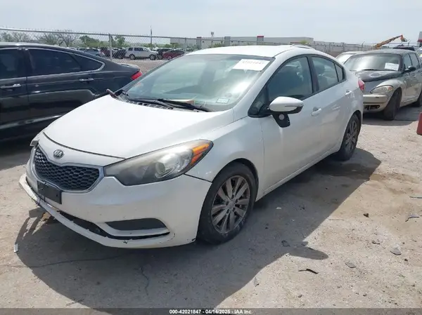KNAFX4A66G5591297 2016 KIA FORTE - Image 2