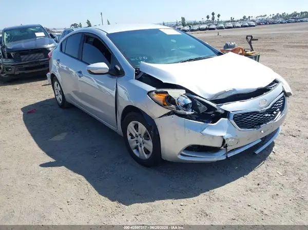 KNAFX4A66G5594877 2016 KIA FORTE - Image 1