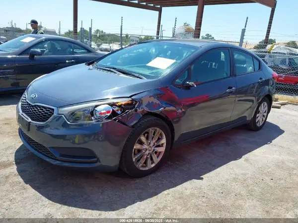 KNAFX4A66G5603688 2016 KIA FORTE - Image 2