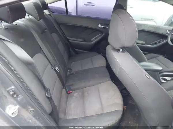 KNAFX4A66G5603691 2016 KIA FORTE - Image 8