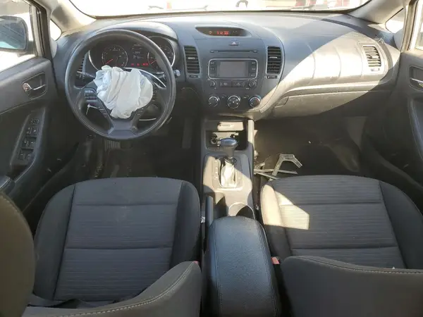 KNAFX4A66G5605876 2016 KIA FORTE - Image 8