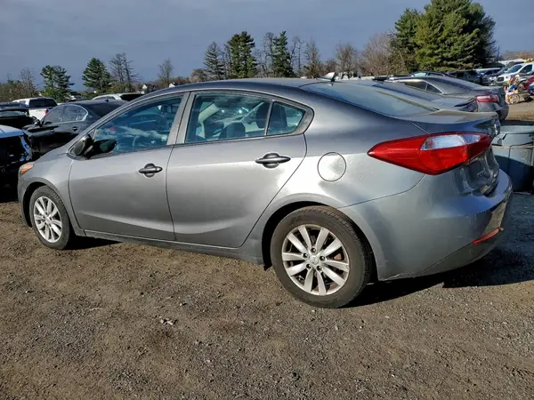 KNAFX4A67G5437875 2016 KIA FORTE - Image 2