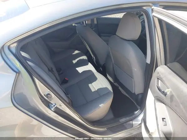 KNAFX4A67G5439271 2016 KIA FORTE - Image 8