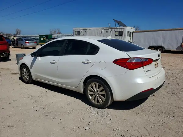 KNAFX4A67G5447211 2016 KIA FORTE - Image 2
