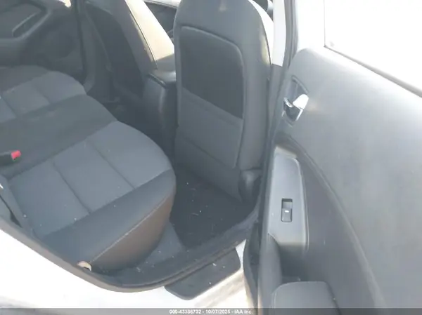 KNAFX4A67G5449945 2016 KIA FORTE - Image 8