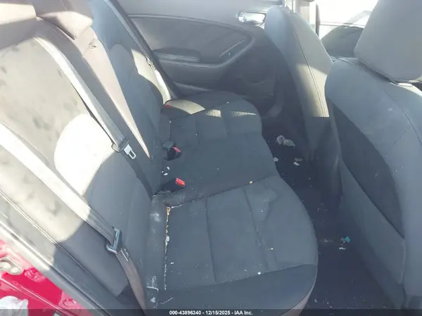 KNAFX4A67G5455289 2016 KIA FORTE - Image 8
