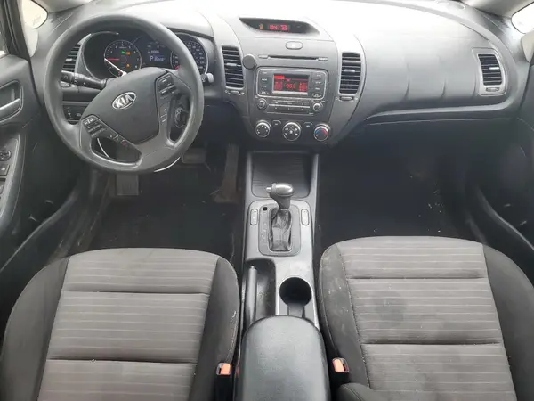 KNAFX4A67G5464672 2016 KIA FORTE - Image 8