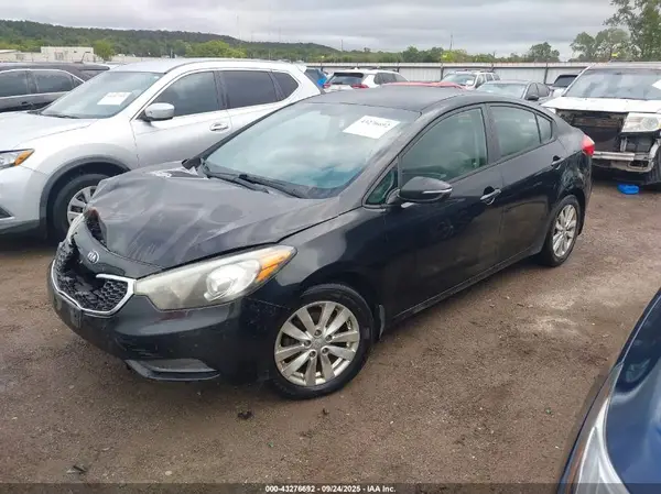 KNAFX4A67G5477731 2016 KIA FORTE - Image 2