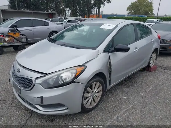 KNAFX4A67G5490169 2016 KIA FORTE - Image 2