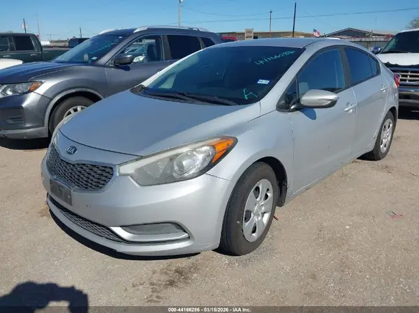 KNAFX4A67G5497459 2016 KIA FORTE - Image 2