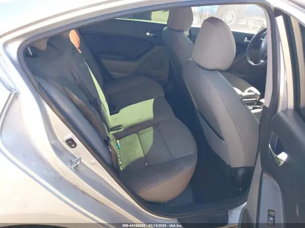 KNAFX4A67G5497459 2016 KIA FORTE - Image 8