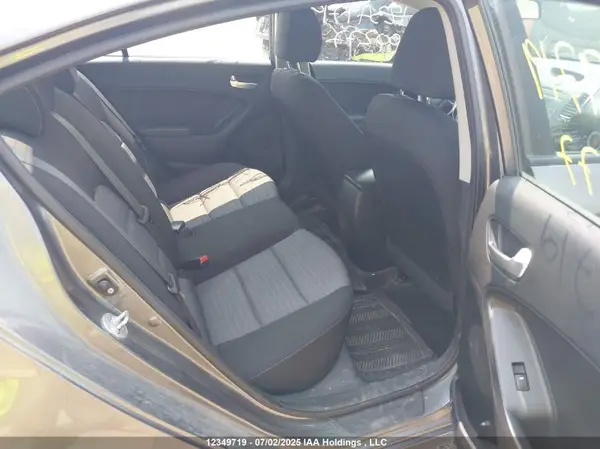 KNAFX4A67G5500277 2016 KIA FORTE - Image 8