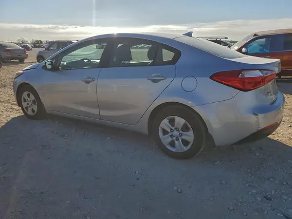 KNAFX4A67G5500473 2016 KIA FORTE - Image 2