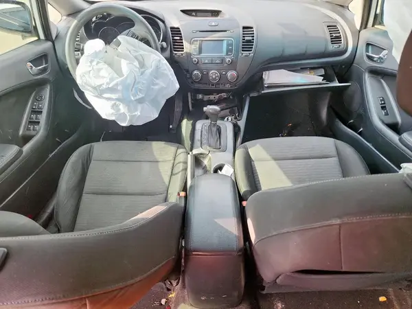 KNAFX4A67G5503034 2016 KIA FORTE - Image 8
