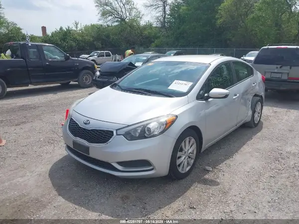 KNAFX4A67G5507052 2016 KIA FORTE - Image 2
