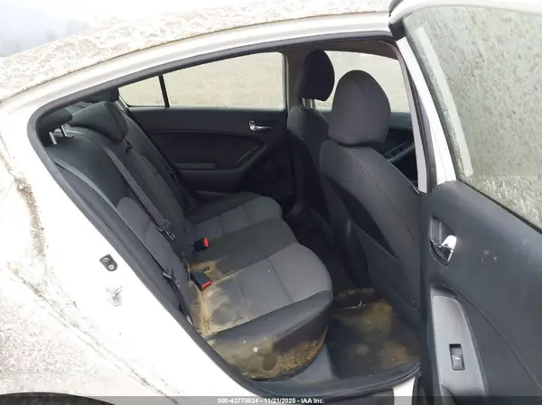 KNAFX4A67G5515152 2016 KIA FORTE - Image 8