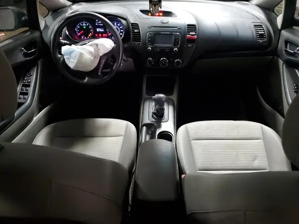 KNAFX4A67G5521209 2016 KIA FORTE - Image 8