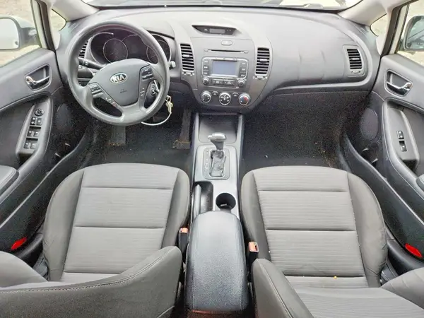 KNAFX4A67G5532419 2016 KIA FORTE - Image 8