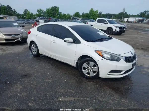 KNAFX4A67G5535904 2016 KIA FORTE - Image 1
