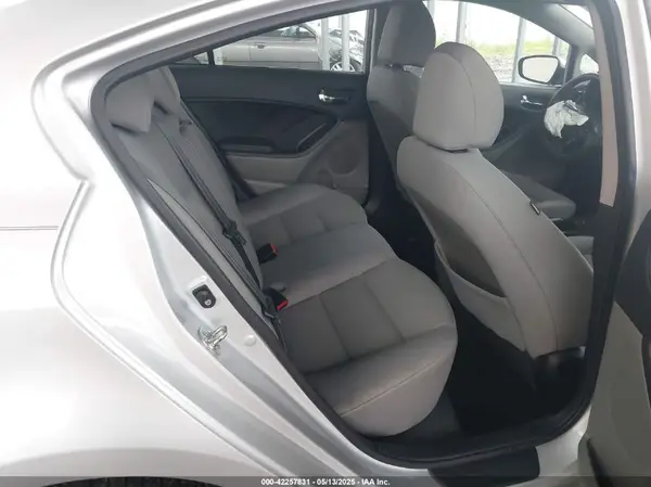 KNAFX4A67G5541315 2016 KIA FORTE - Image 8