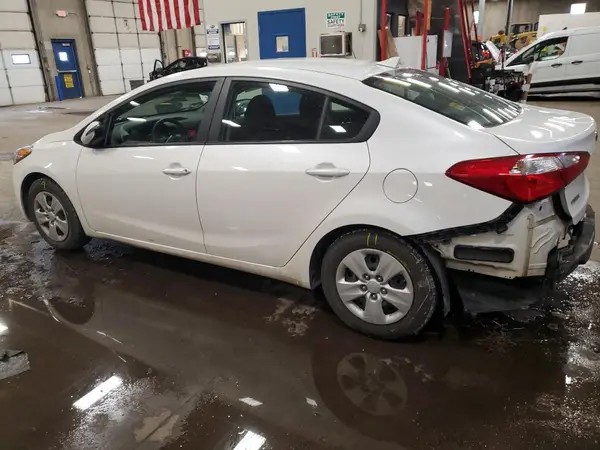 KNAFX4A67G5549818 2016 KIA FORTE - Image 2