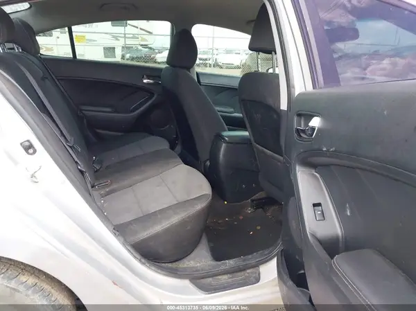 KNAFX4A67G5551407 2016 KIA FORTE - Image 8