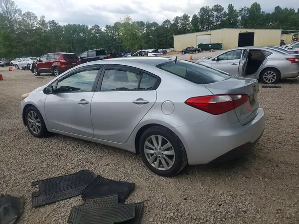 KNAFX4A67G5551570 2016 KIA FORTE - Image 2