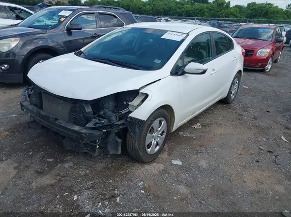 KNAFX4A67G5552833 2016 KIA FORTE - Image 2