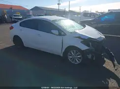 KNAFX4A67G5557613 2016 KIA FORTE