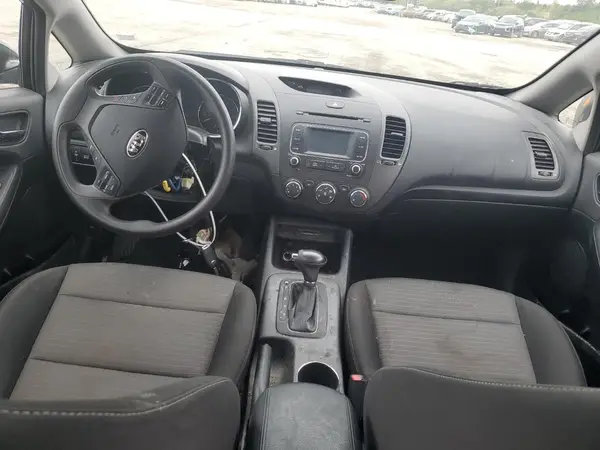 KNAFX4A67G5558227 2016 KIA FORTE - Image 8