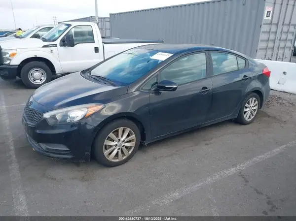 KNAFX4A67G5560138 2016 KIA FORTE - Image 2